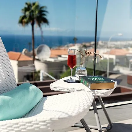 Villa Eden - Seaviews, Large Terrace & Private Heated Pool