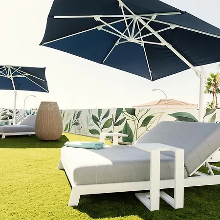 Eden - Seaviews, Large Terrace & Private Heated Pool فيلة