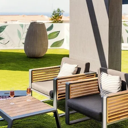 Eden - Seaviews, Large Terrace & Private Heated Pool