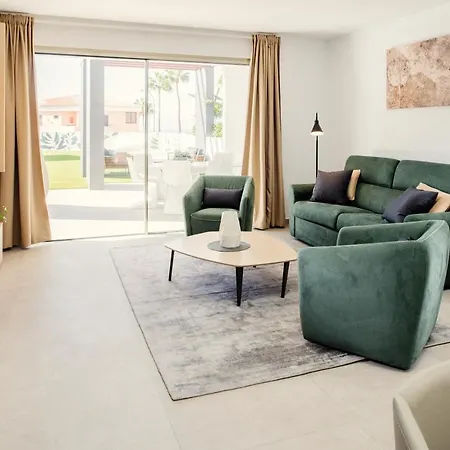 فيلة Eden - Seaviews, Large Terrace & Private Heated Pool أذيخي