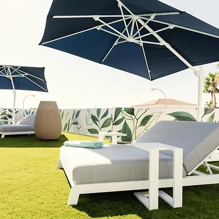 Eden - Seaviews, Large Terrace & Private Heated Pool *