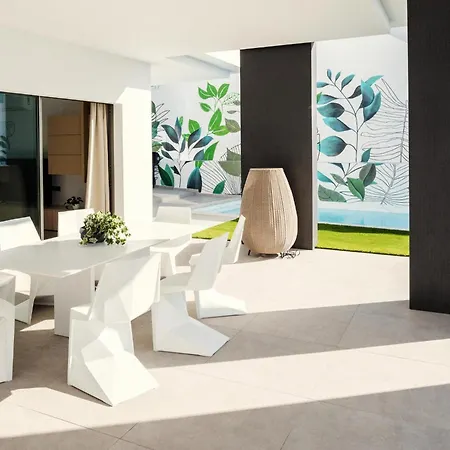 Eden - Seaviews, Large Terrace & Private Heated Pool فيلة *