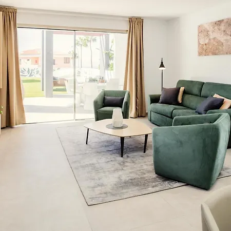 Eden - Seaviews, Large Terrace & Private Heated Pool فيلة